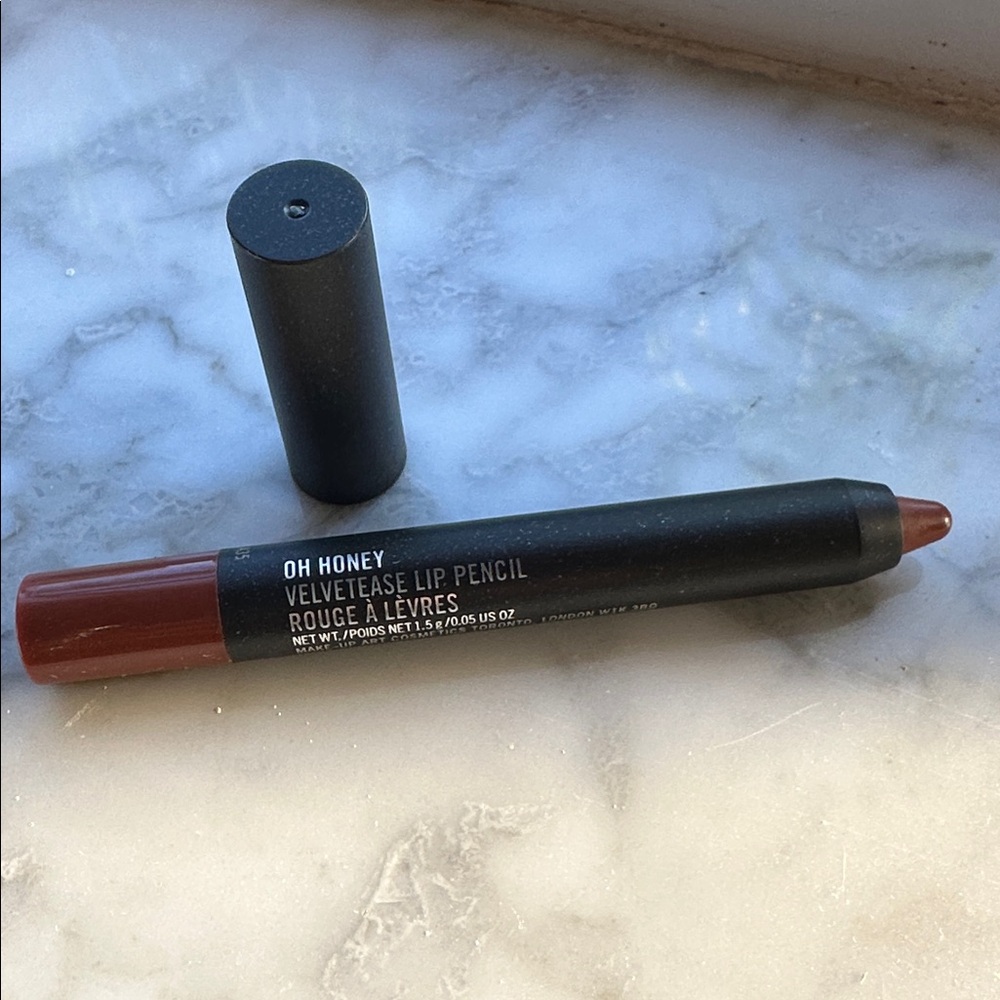 Oh Honey Velvetease Lip Pencil - New and Unused!